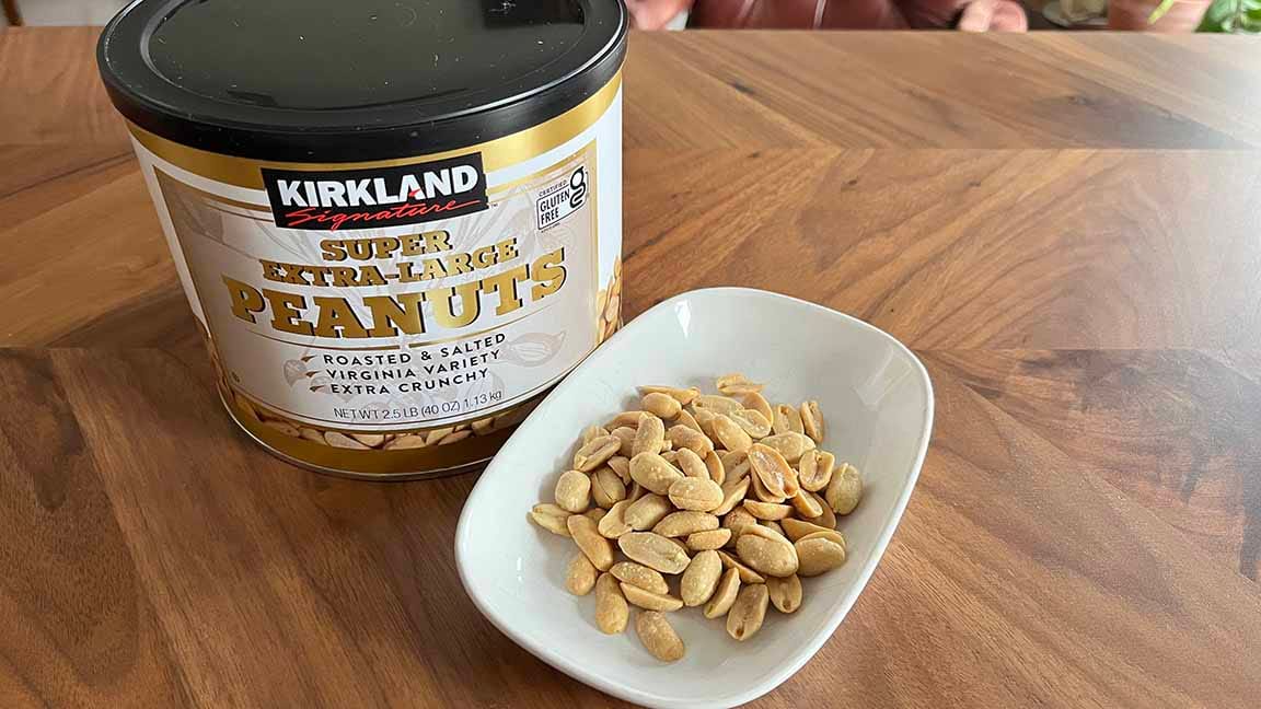 A can of the nuts in question "ROASTED & SALTED - VIRGINIA VARIETY - EXTRA CRUNCHY" along with a serving of the nuts