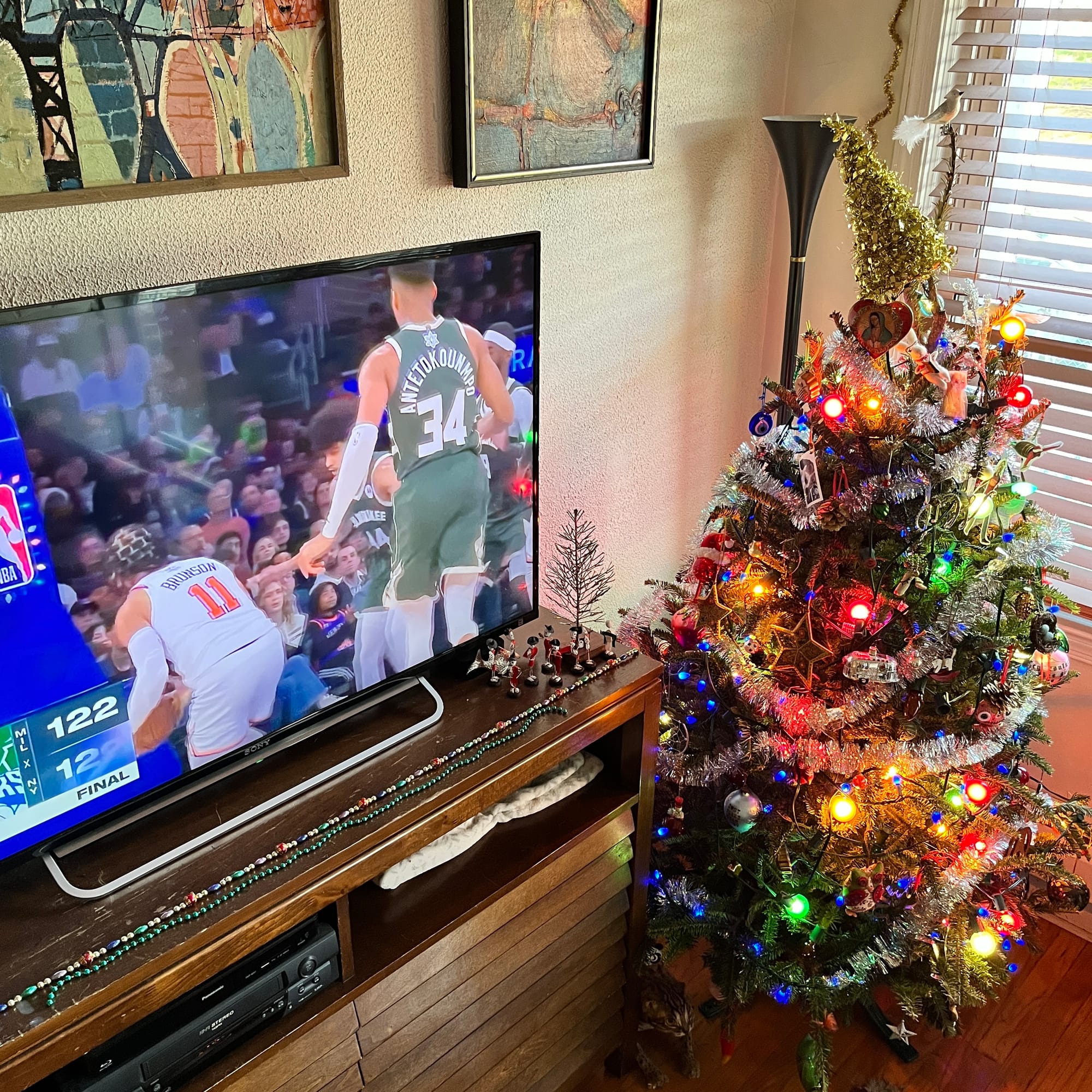 KNICKS ON TEEVEE LAST YEAR (THEY WON) NEXT TO MY XMAS TREE